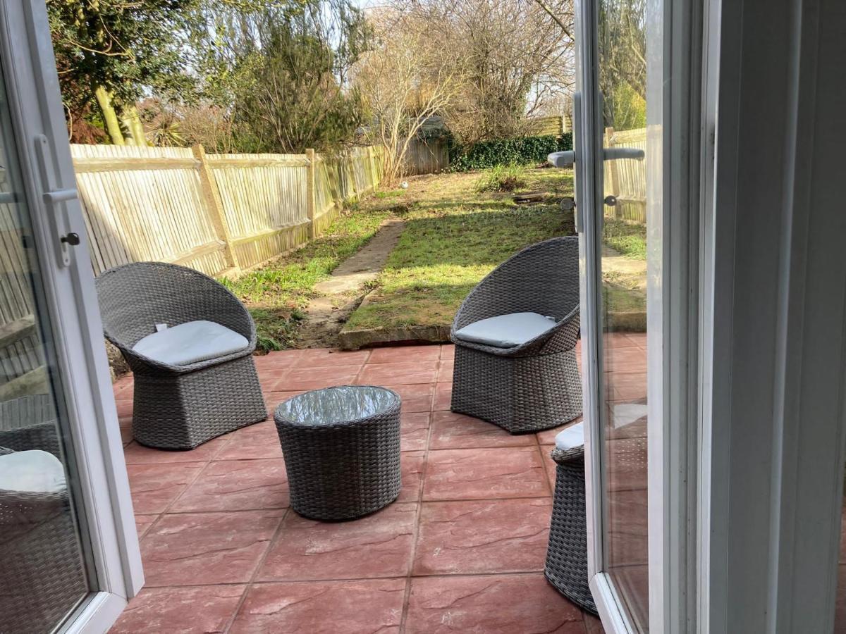 Surbiton Home With Free Parkings, Surbiton, Kingston Upon Thames, Surrey, Greater London Uk Exteriör bild