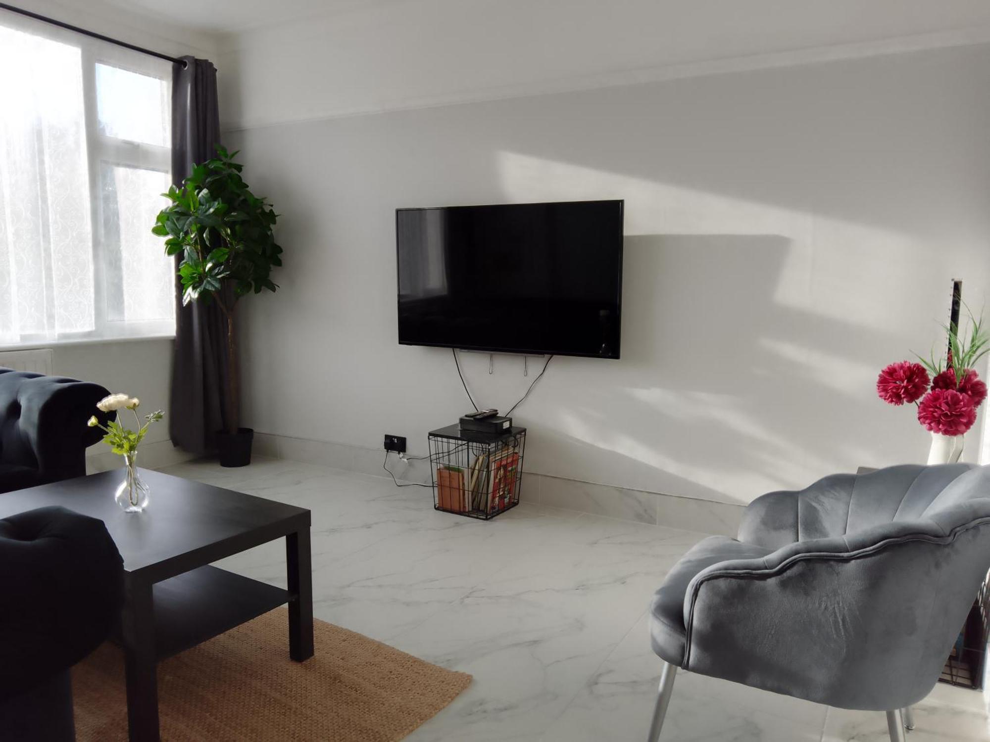 Surbiton Home With Free Parkings, Surbiton, Kingston Upon Thames, Surrey, Greater London Uk Exteriör bild