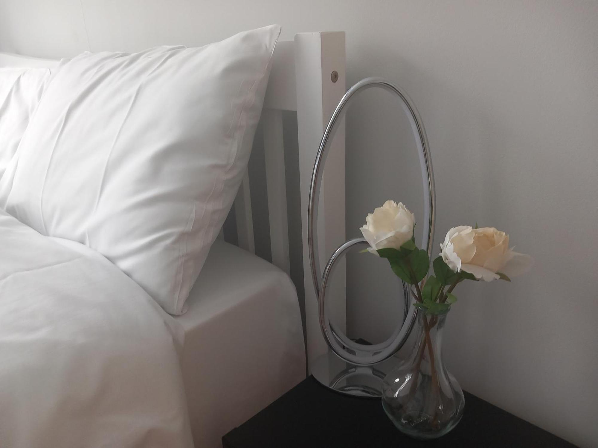 Surbiton Home With Free Parkings, Surbiton, Kingston Upon Thames, Surrey, Greater London Uk Exteriör bild