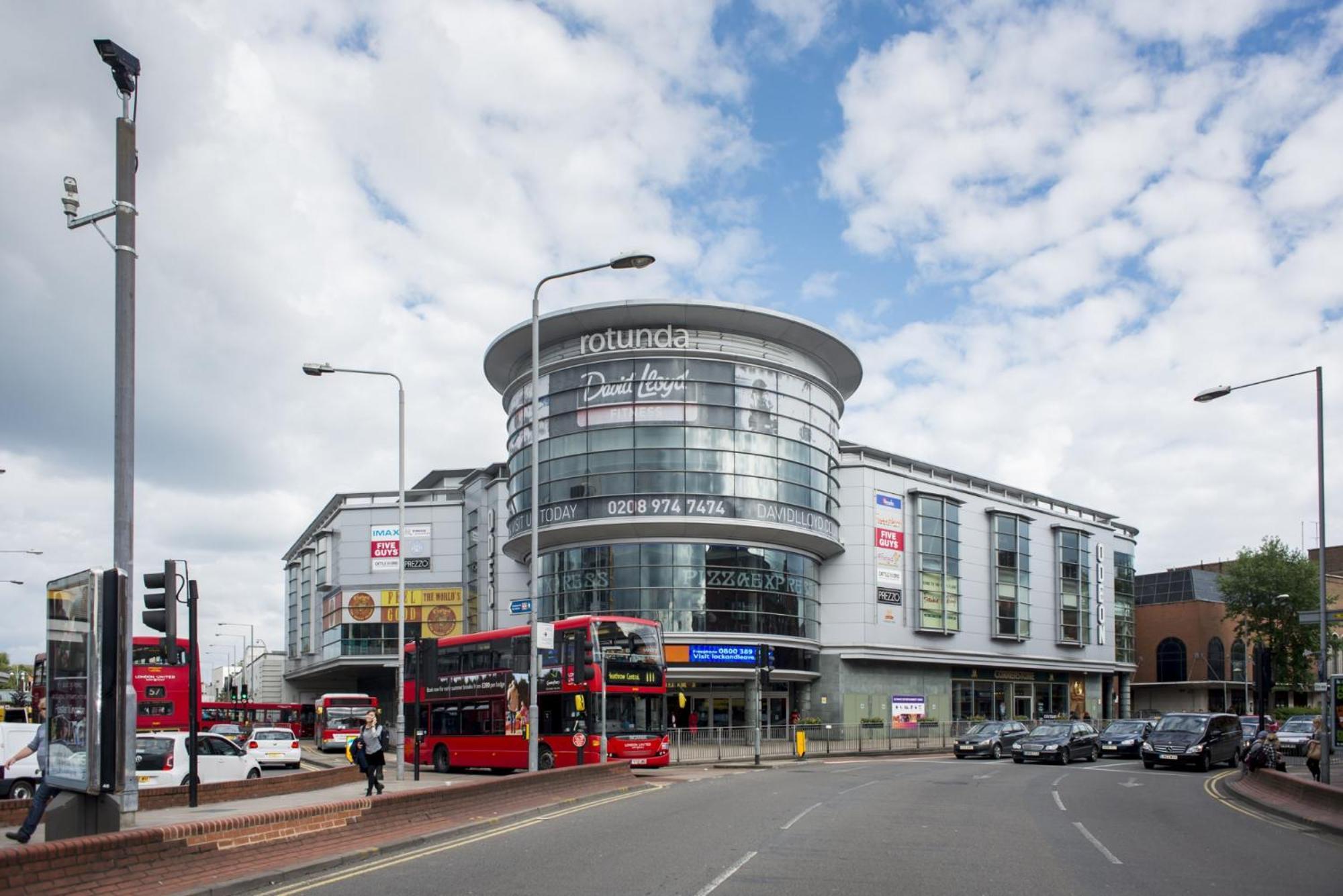 Surbiton Home With Free Parkings, Surbiton, Kingston Upon Thames, Surrey, Greater London Uk Exteriör bild