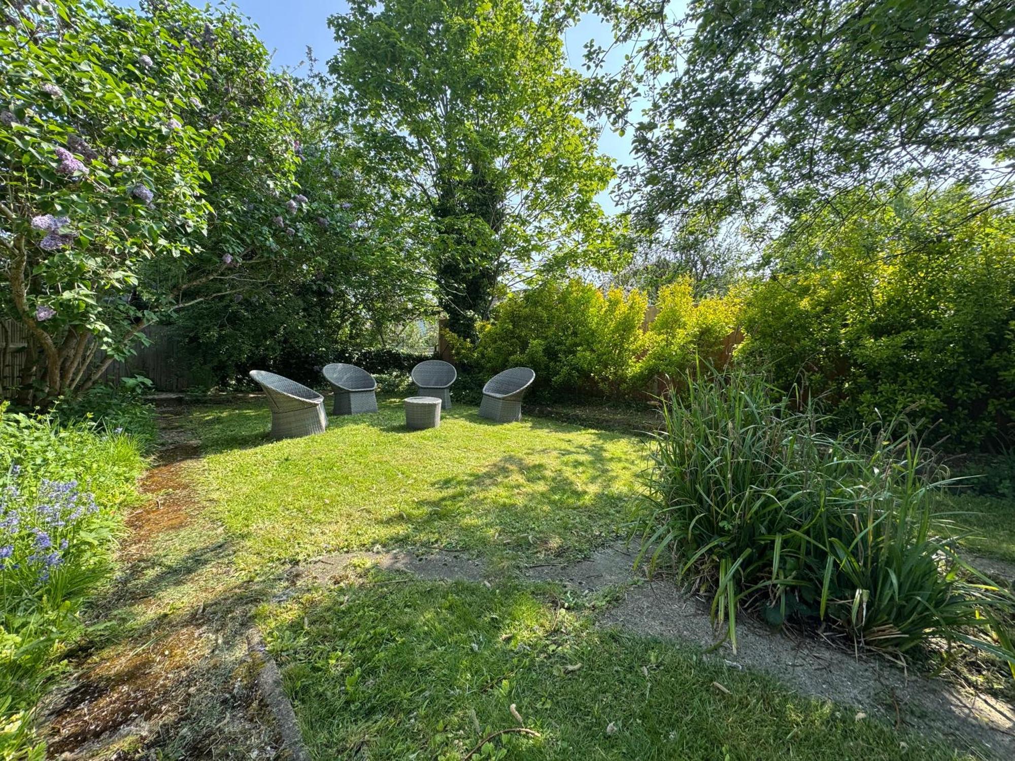 Surbiton Home With Free Parkings, Surbiton, Kingston Upon Thames, Surrey, Greater London Uk Exteriör bild